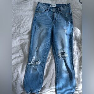 Distressed skinny jeans